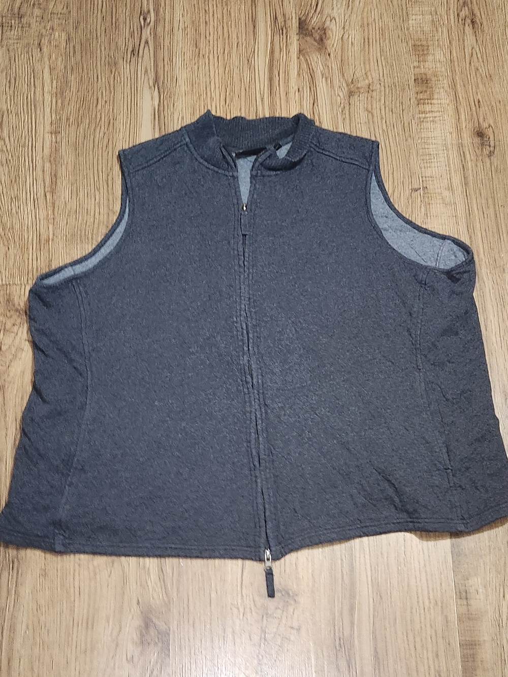 Avenue Men's Charcoal Gray Zip-Up Sleeveless Vest